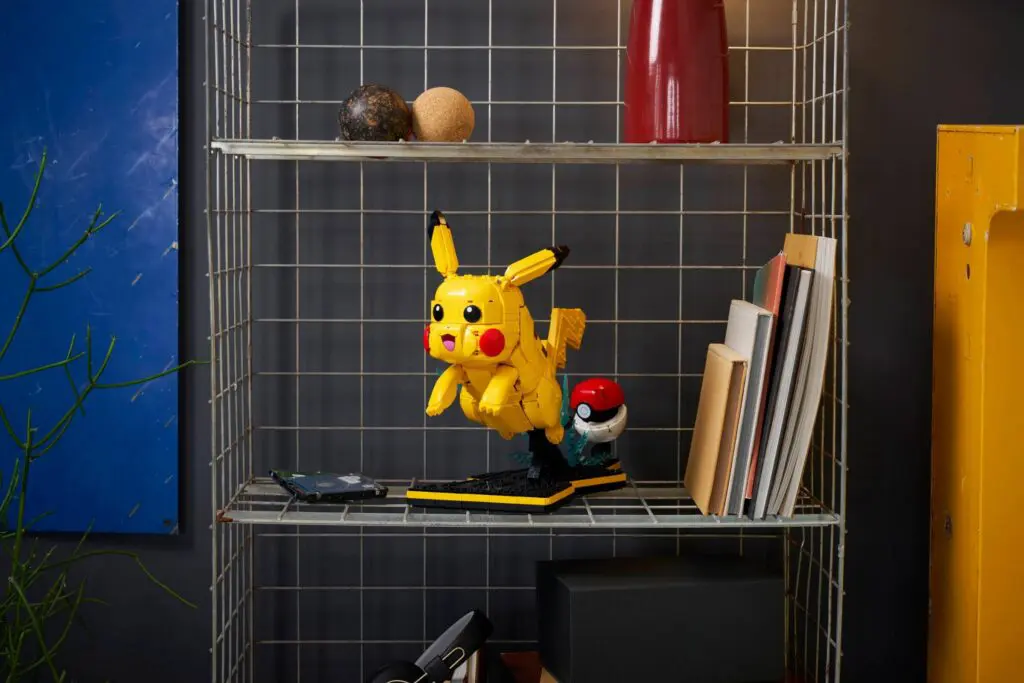 LEGO Pokémon Pikachu and Poké Ball - view 12