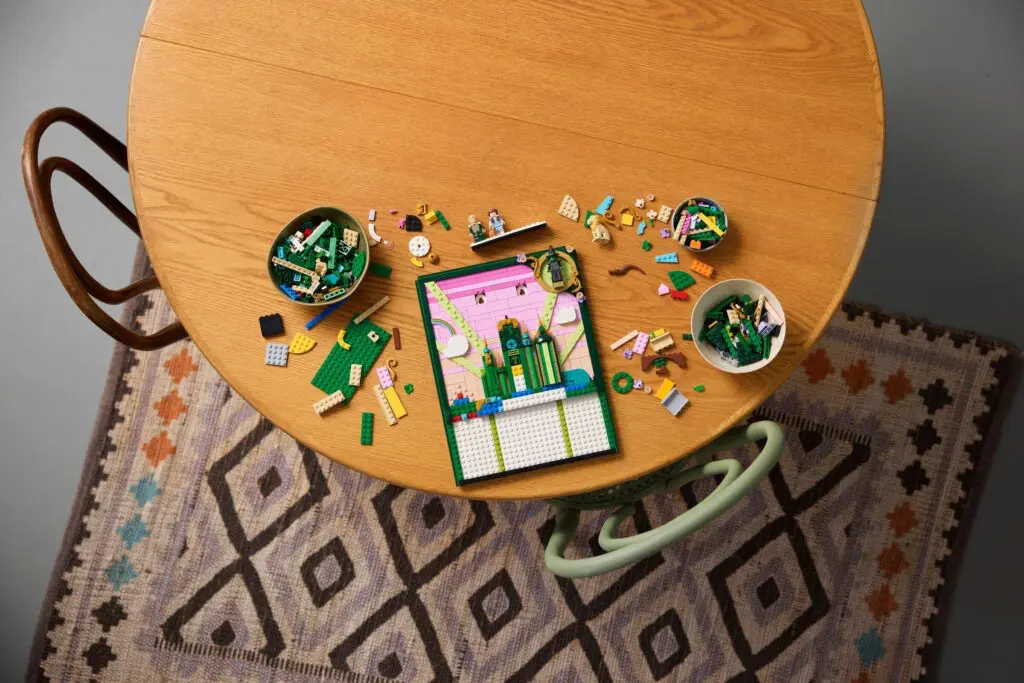 LEGO Wicked Emerald City Wall Art - view 4