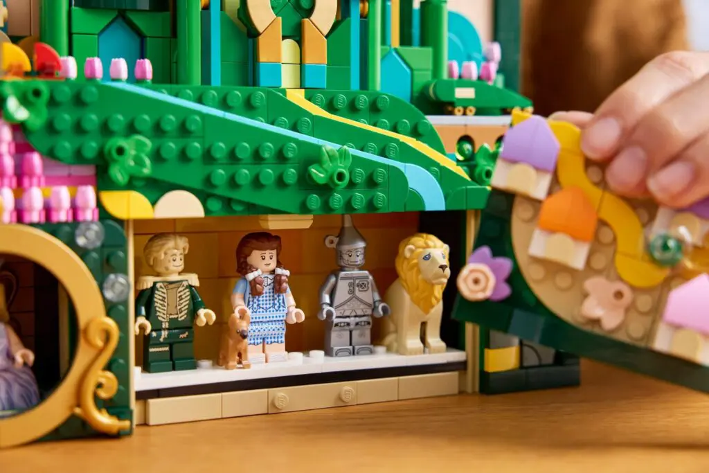 LEGO Wicked Emerald City Wall Art - view 5