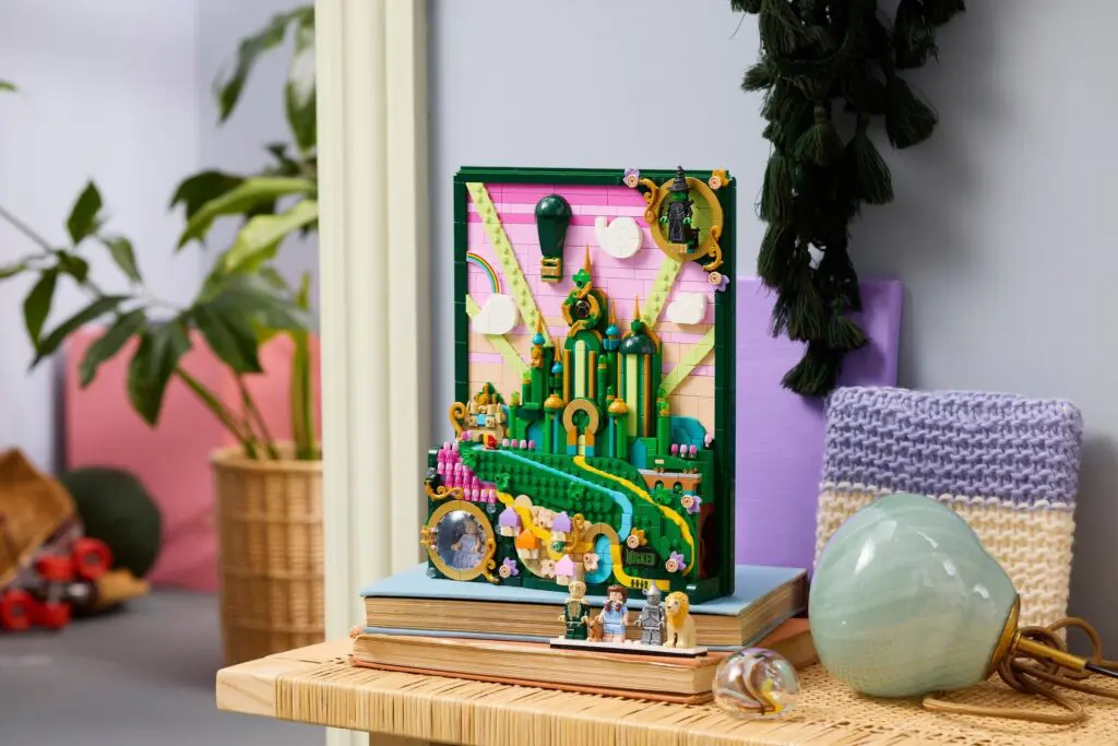 LEGO Wicked Emerald City Wall Art - view 8