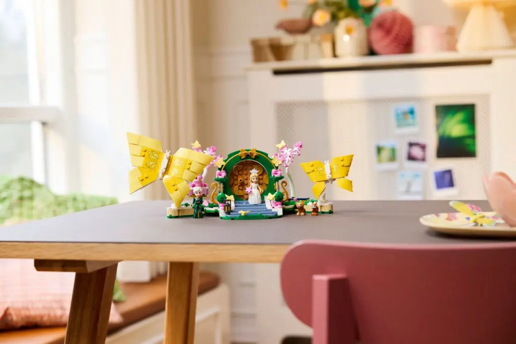 LEGO Wicked Glinda's Wedding Day - view 7