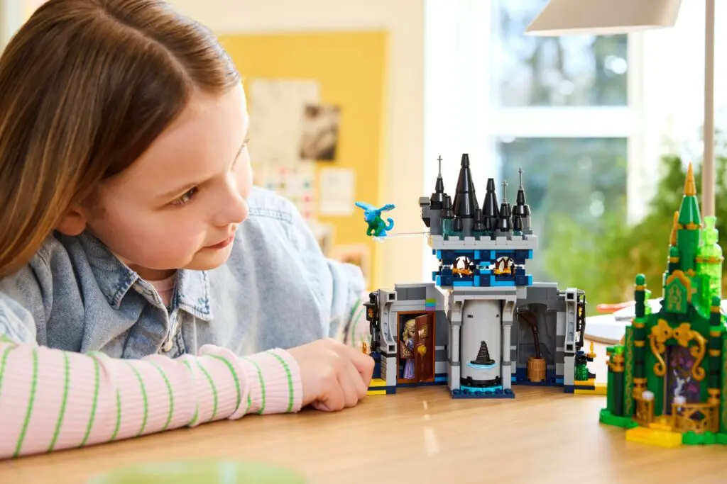 LEGO Wicked Emerald City & Kiamo Ko Castle - view 7