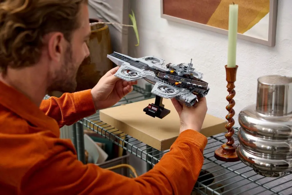 LEGO Marvel Super Heroes The Avengers Helicarrier - view 5