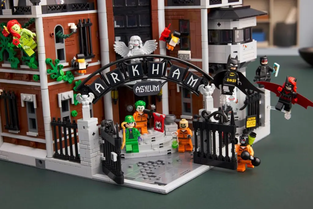 LEGO DC Comics Super Heroes Arkham Asylum - view 6