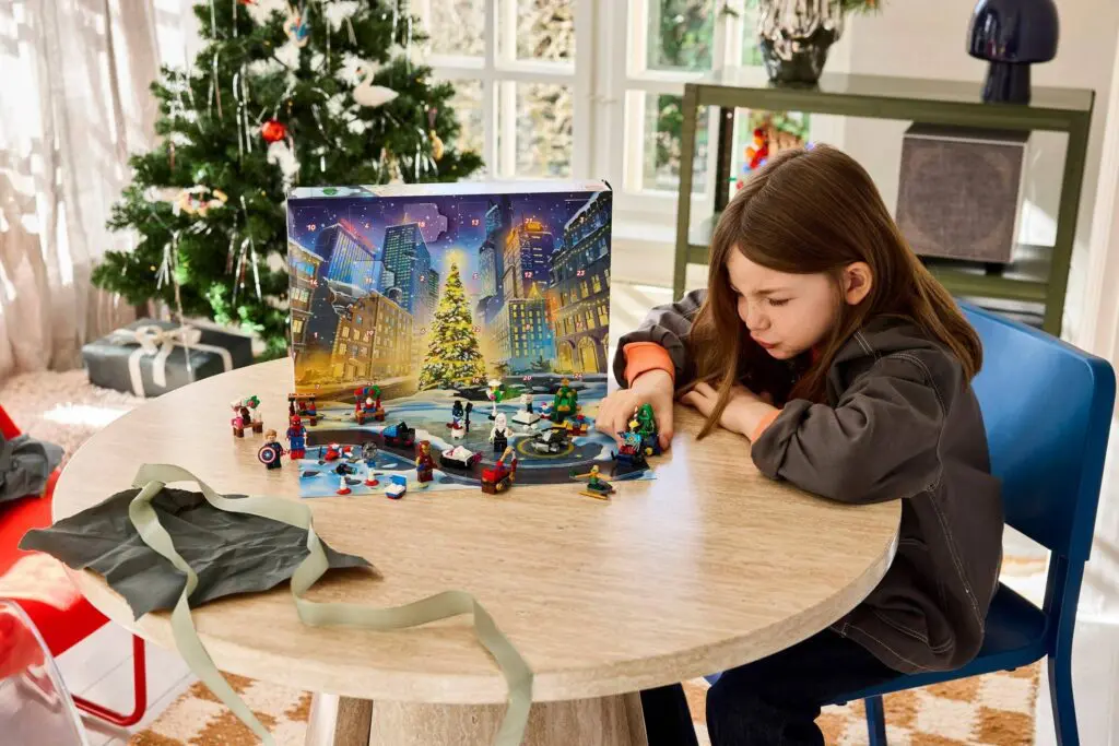 LEGO Marvel Super Heroes LEGO Marvel Advent Calendar 2026 - view 5