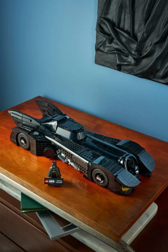 LEGO DC Comics Super Heroes Batman Returns Batmobile - view 12