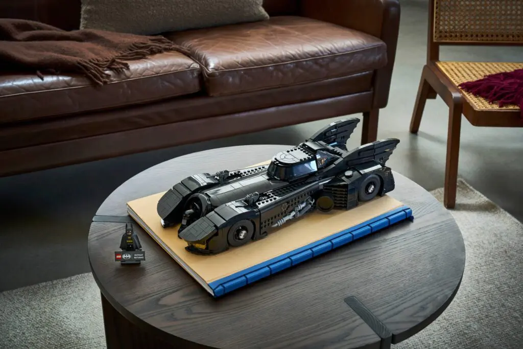LEGO DC Comics Super Heroes Batman Returns Batmobile - view 13