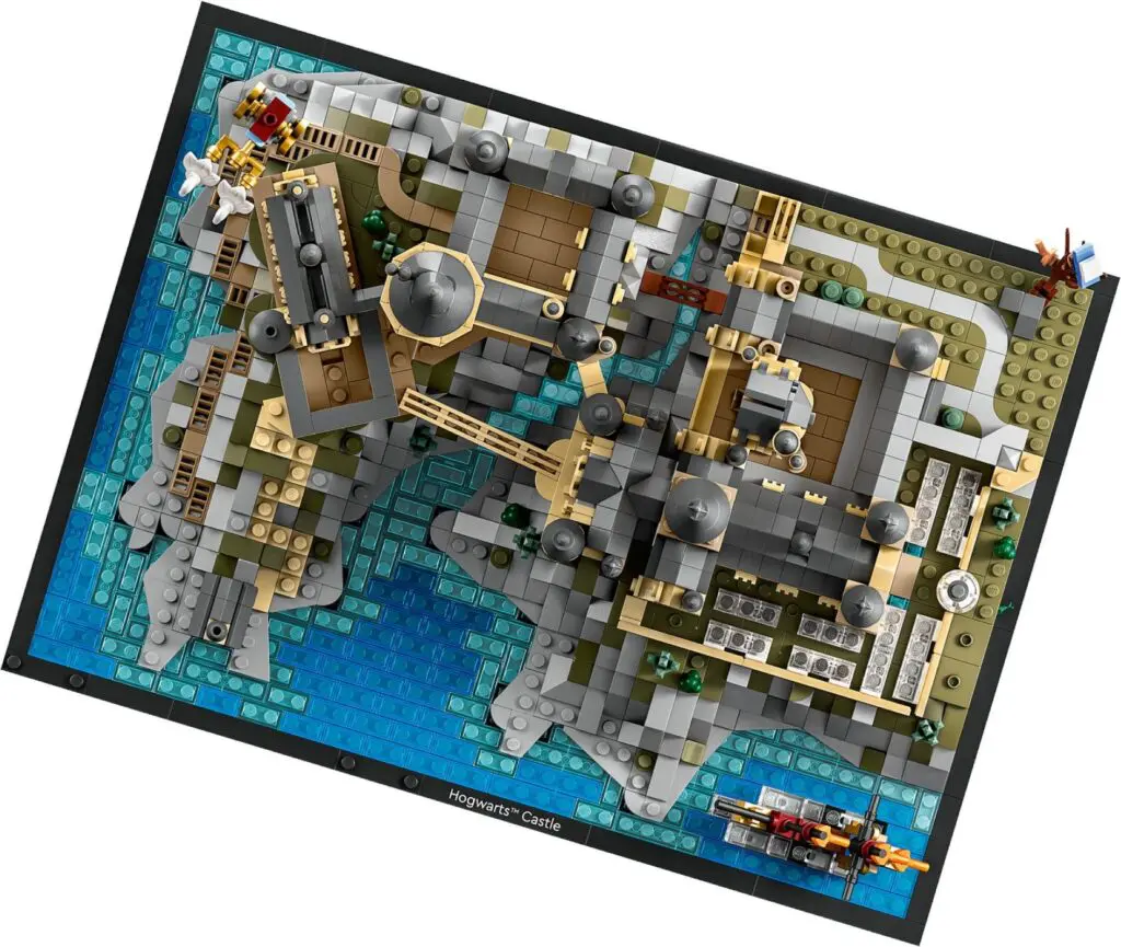 LEGO Harry Potter Hogwarts Castle and Grounds - view 9