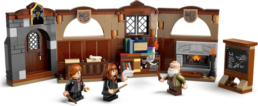 LEGO Harry Potter Hogwarts Castle: Charms Class - view 10