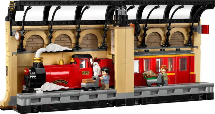 LEGO Harry Potter Book Nook: Hogwarts Express
