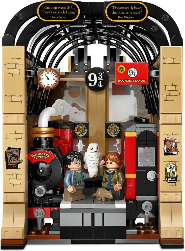LEGO Harry Potter Book Nook: Hogwarts Express - view 12