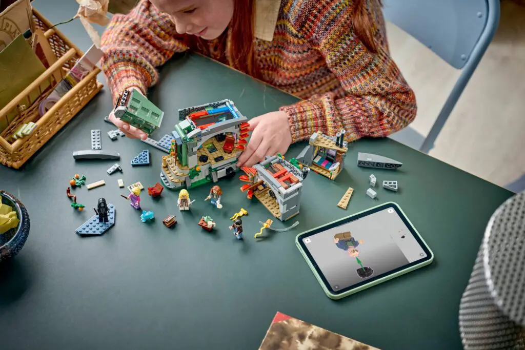 LEGO Harry Potter Luna Lovegood's House - view 4