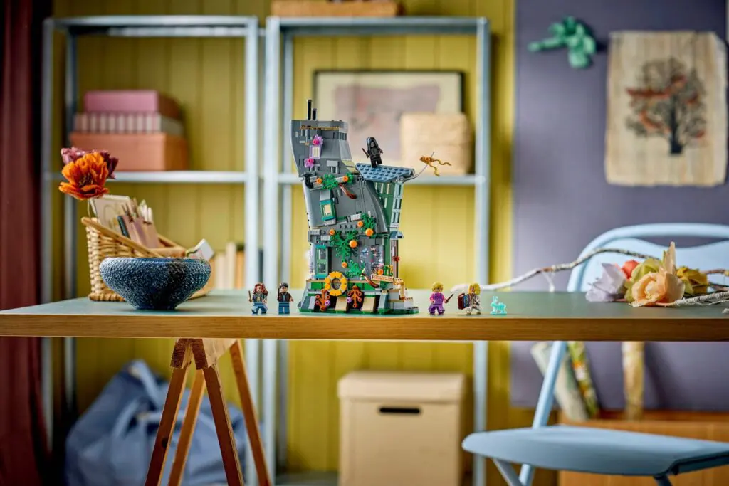 LEGO Harry Potter Luna Lovegood's House - view 7