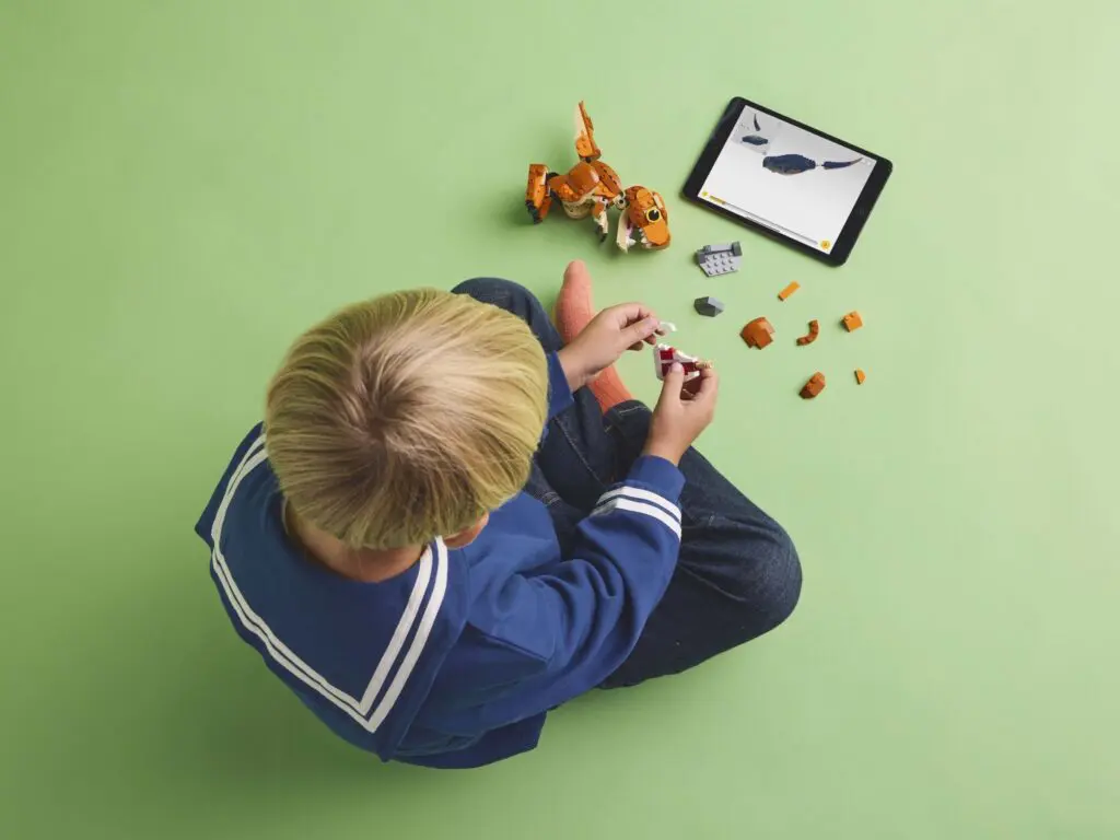 LEGO Jurassic World Little Eatie: T. rex - view 4