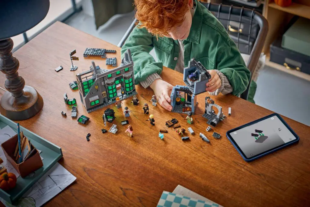 LEGO Harry Potter Knockturn Alley Wizarding Shops - view 6