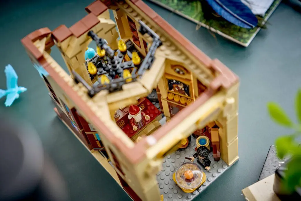 LEGO Harry Potter Book Nook: Dumbledore's Office - view 7