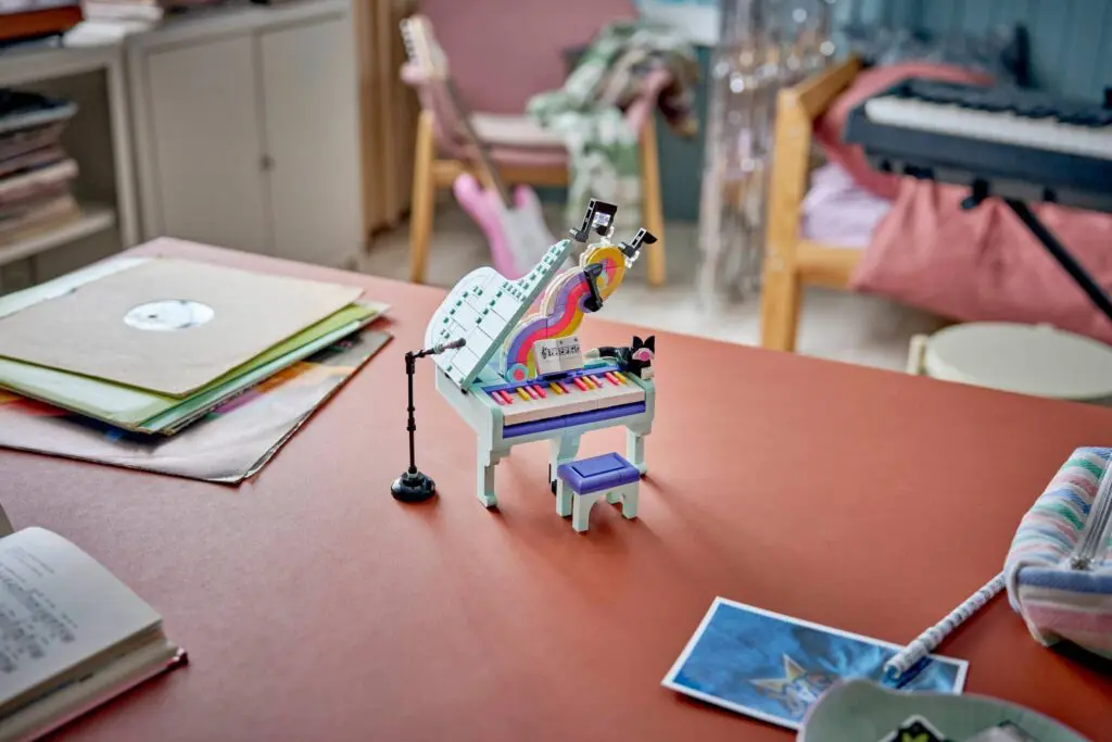 LEGO Creator Music Decor Piano - view 7