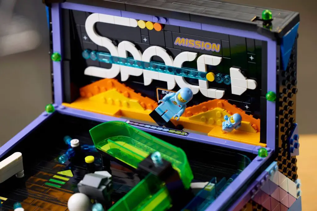LEGO Icons Arcade Pinball Machine - view 6