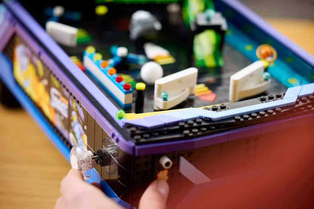 LEGO Icons Arcade Pinball Machine - view 9