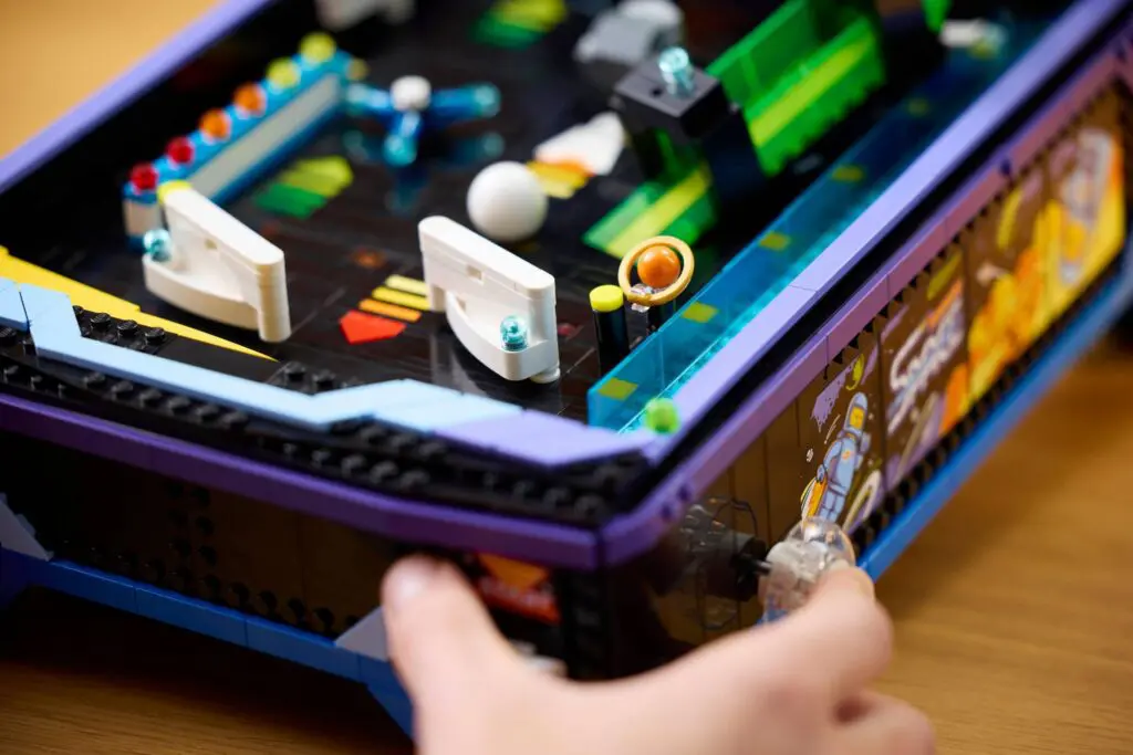 LEGO Icons Arcade Pinball Machine - view 10