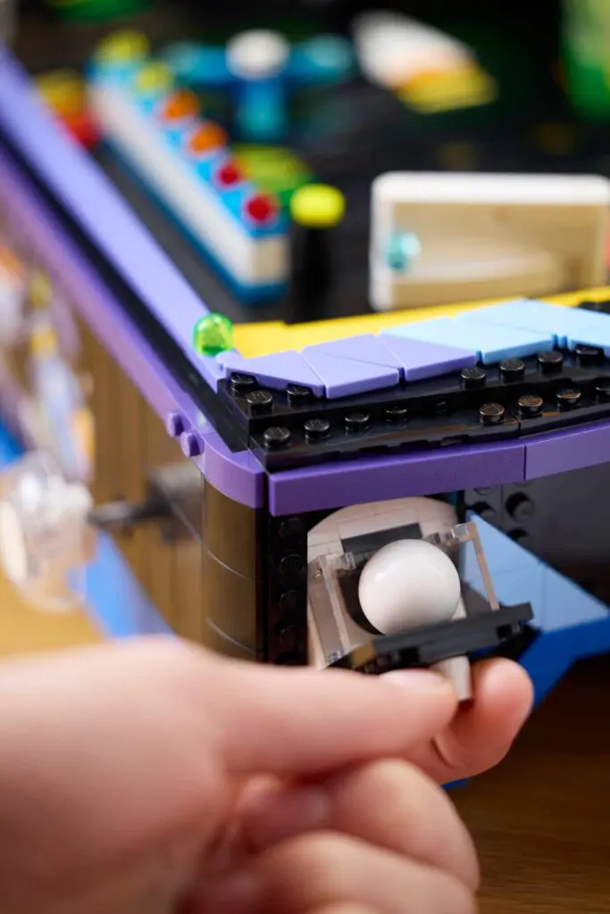LEGO Icons Arcade Pinball Machine - view 11