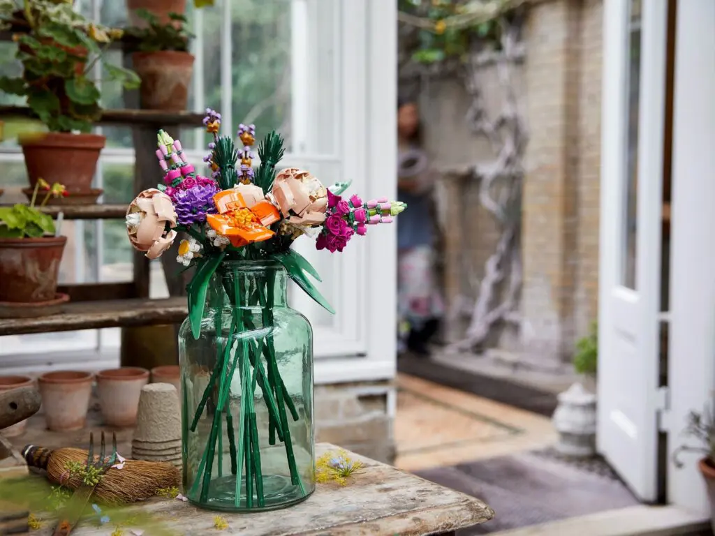 LEGO Icons Flower Bouquet - view 5