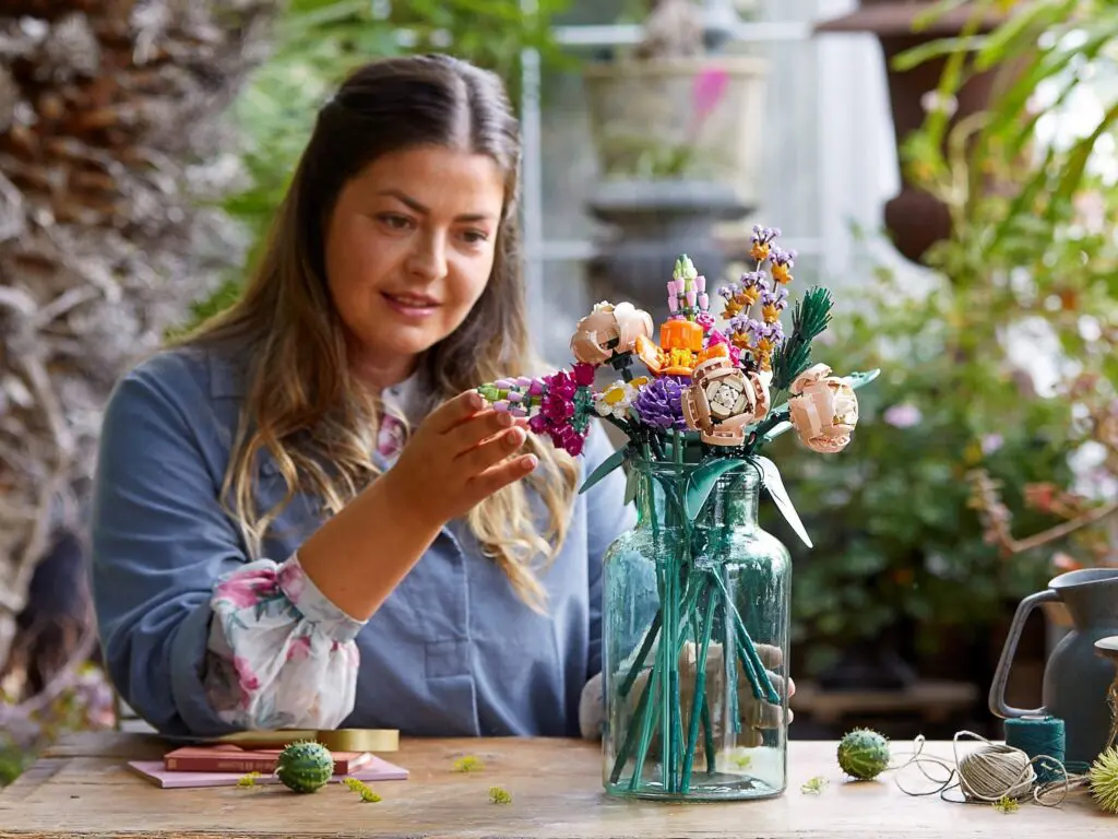 LEGO Icons Flower Bouquet - view 10