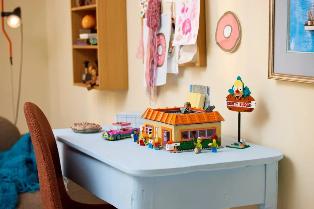 LEGO Icons The Simpsons: Krusty Burger - view 10