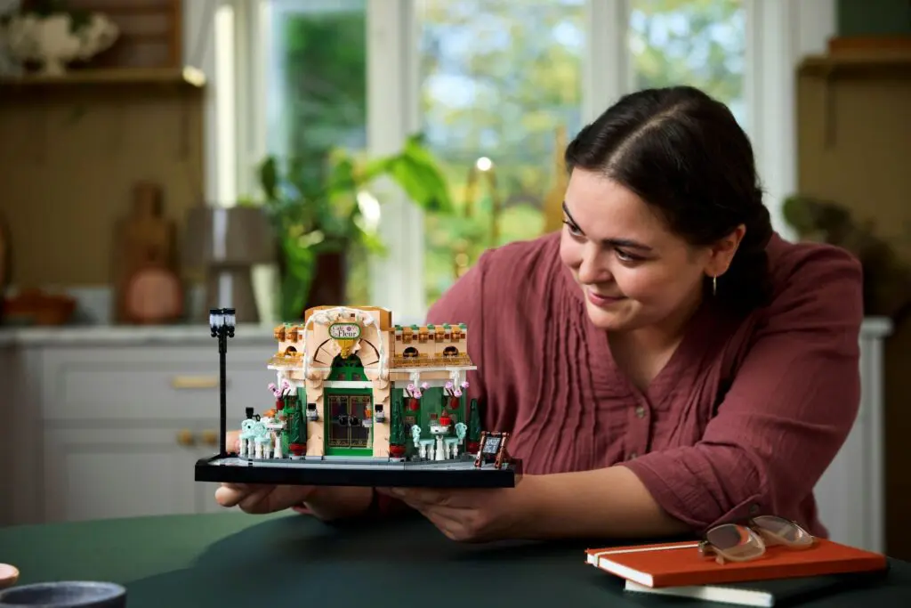 LEGO Icons French Café - view 6