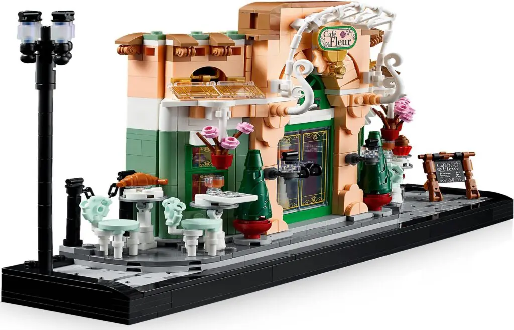 LEGO Icons French Café - view 9