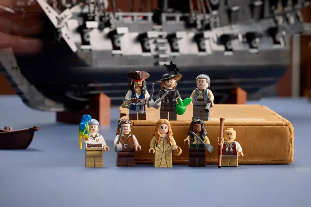 LEGO Icons Captain Jack Sparrow's Pirate Ship - view 4