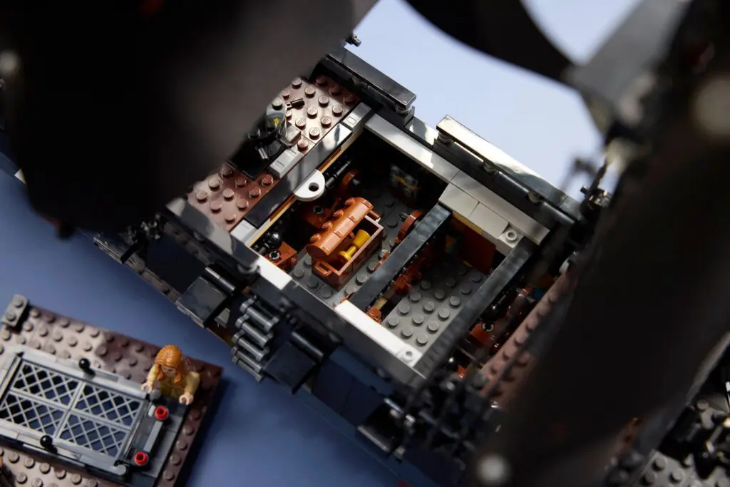LEGO Icons Captain Jack Sparrow's Pirate Ship - view 7