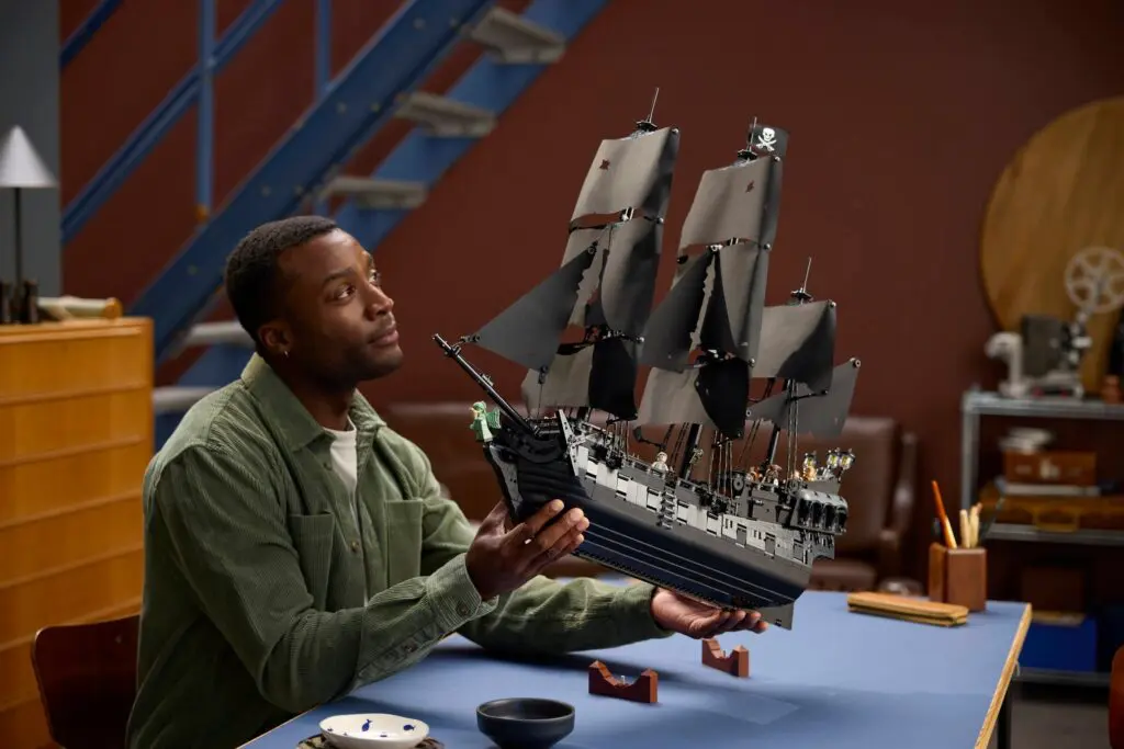 LEGO Icons Captain Jack Sparrow's Pirate Ship - view 10