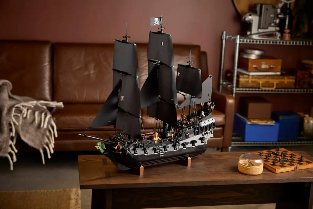 LEGO Icons Captain Jack Sparrow's Pirate Ship - view 12