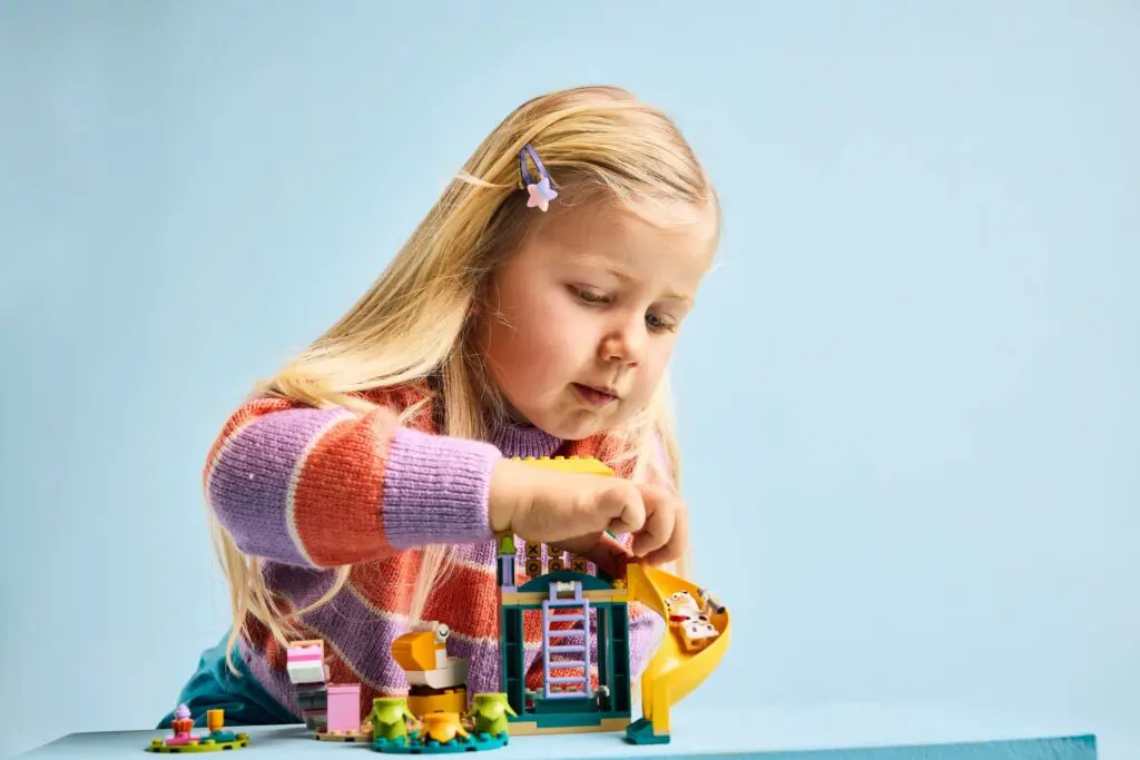 LEGO Playground Fun with Bluey and Chloe - view 8