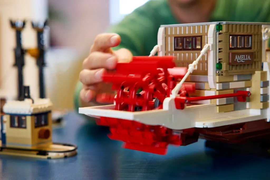 LEGO Ideas River Steamboat - view 4