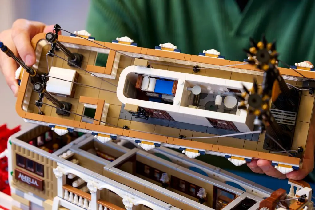 LEGO Ideas River Steamboat - view 7