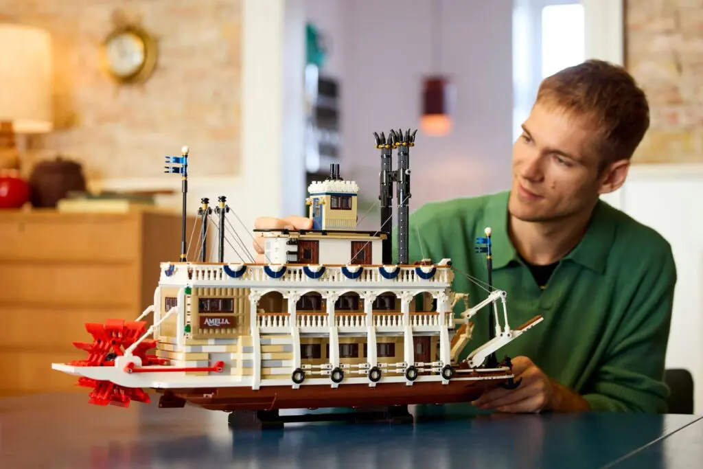 LEGO Ideas River Steamboat - view 8