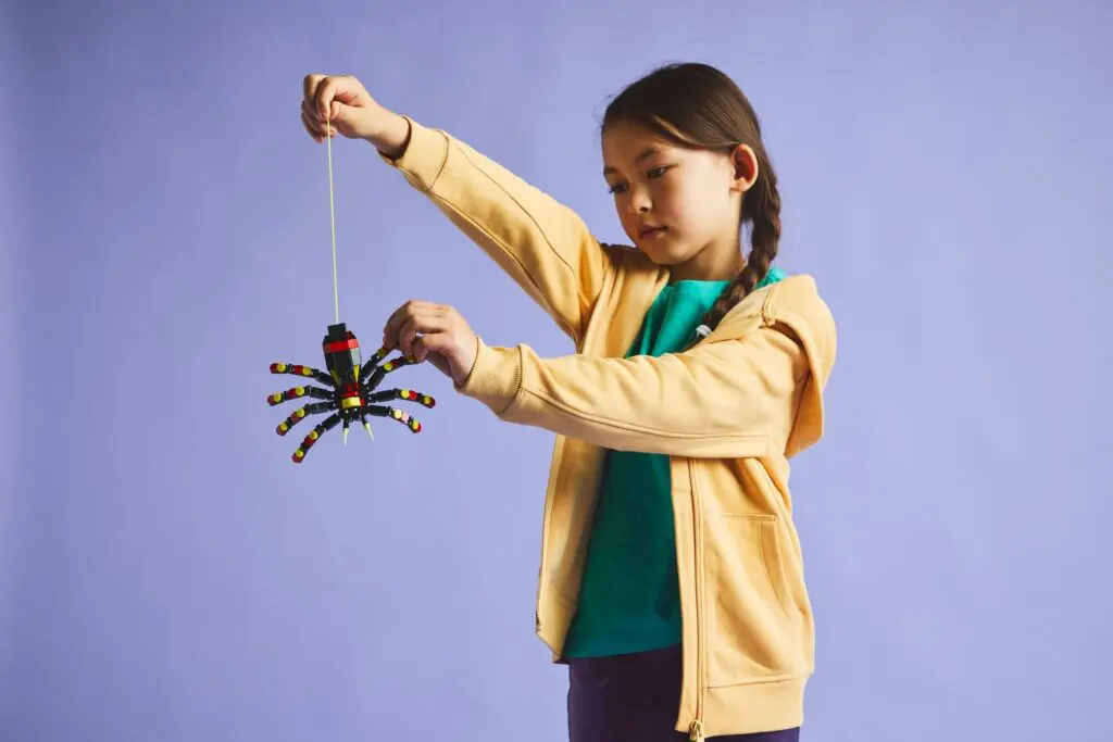 LEGO Creator Surprising Spider - view 4