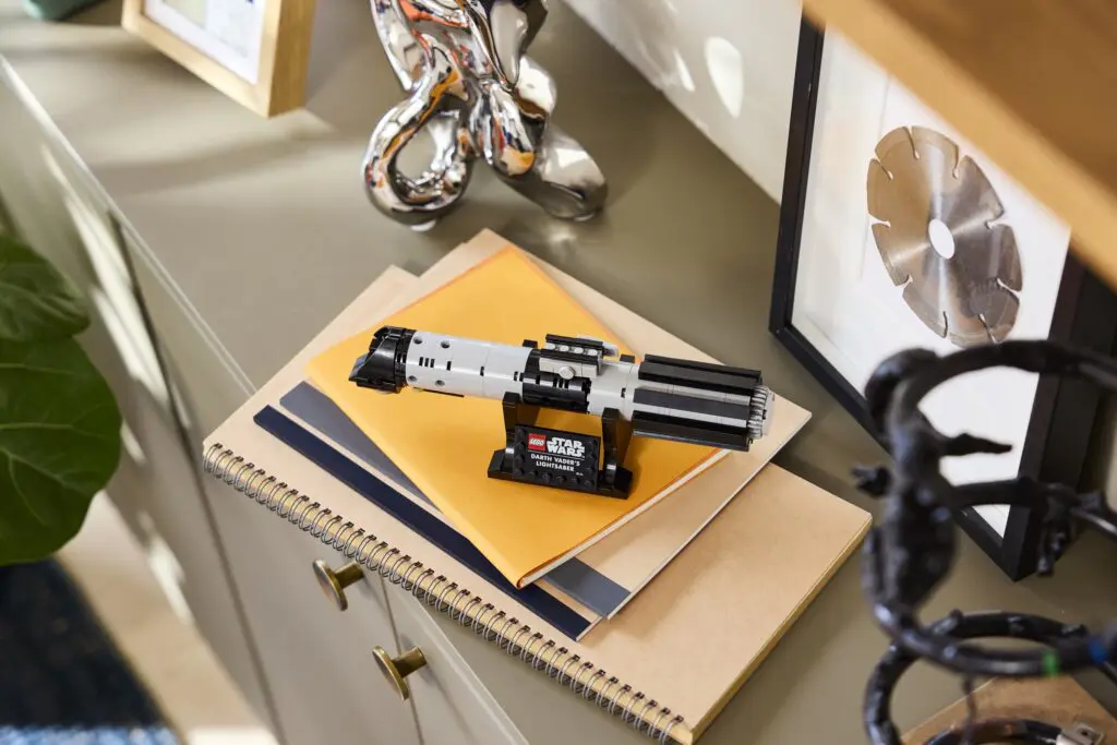 LEGO Star Wars Darth Vader's Lightsaber - view 6