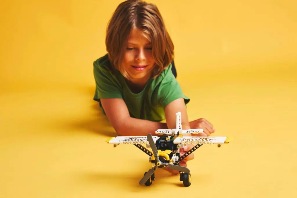 LEGO Technic Bush Plane - view 5