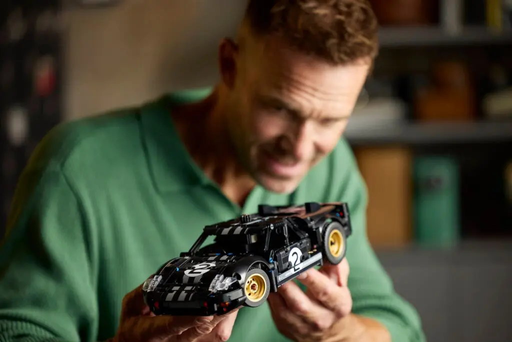 LEGO Technic 1966 Ford GT40 MKII - view 8