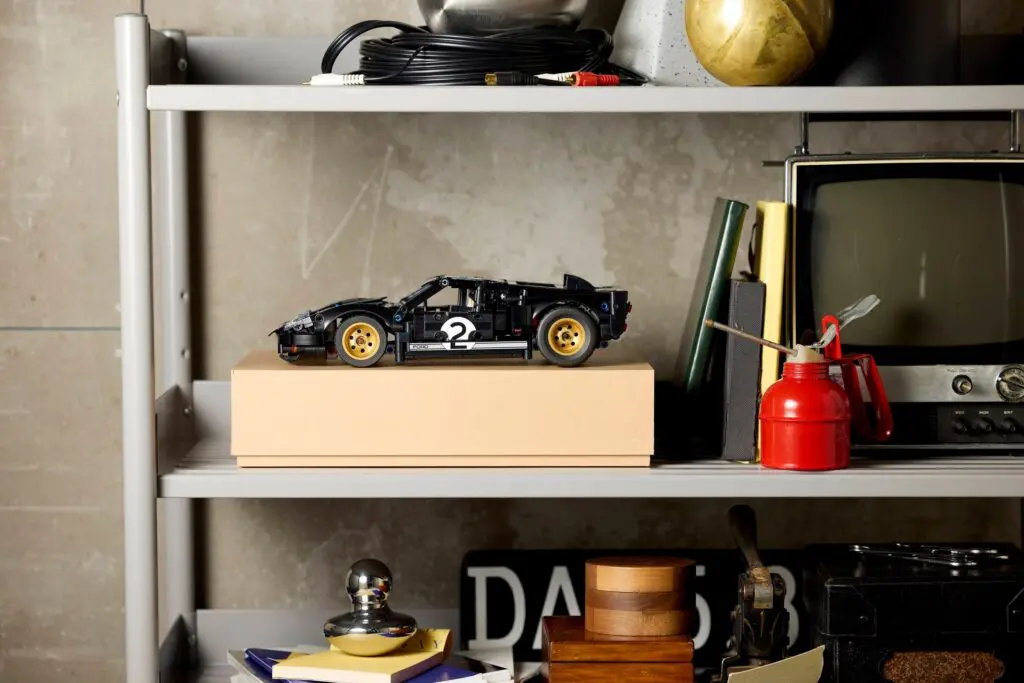 LEGO Technic 1966 Ford GT40 MKII - view 10