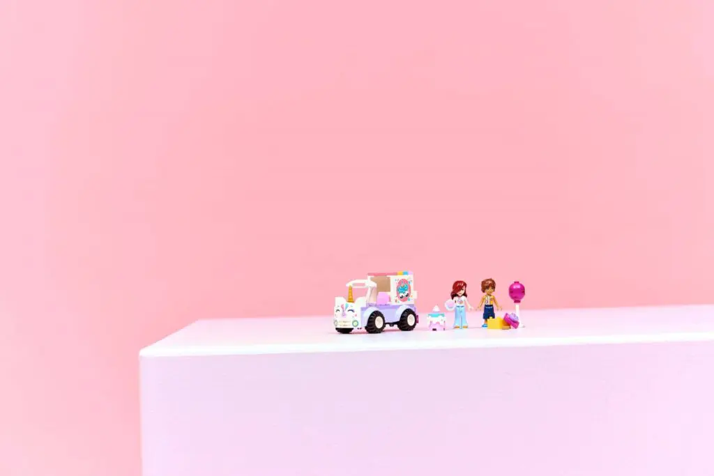 LEGO Friends Unicorn Cake Delivery Car - view 7