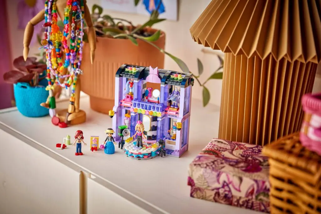 LEGO Friends Heartlake City Fashion Show - view 7