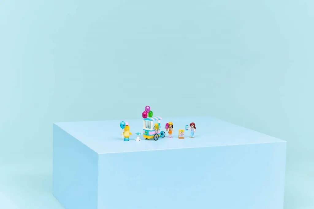 LEGO Friends Ice Cream & Balloon Stand - view 7