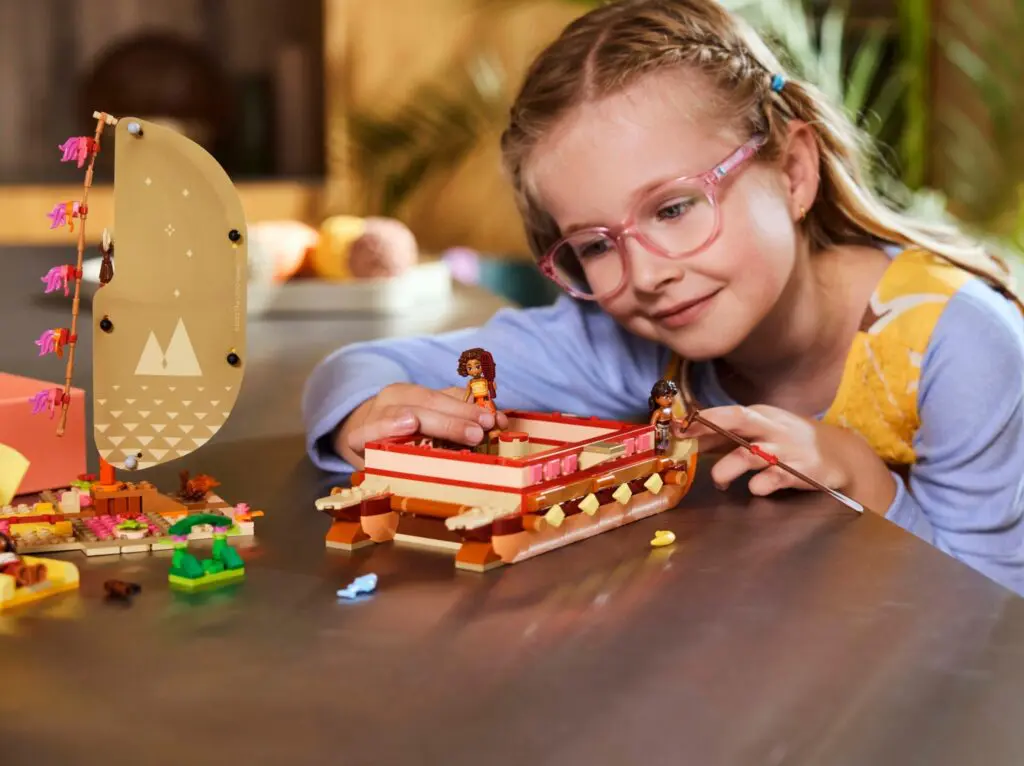 LEGO Disney Moana's Adventure Canoe - view 6