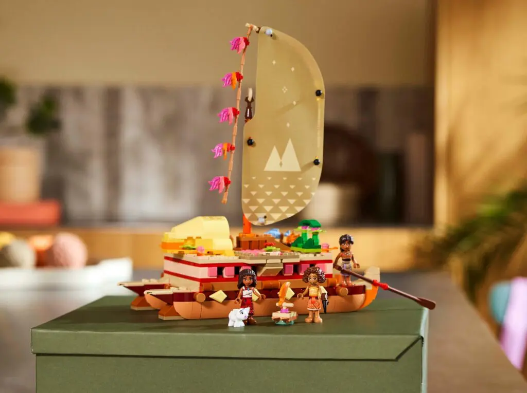 LEGO Disney Moana's Adventure Canoe - view 7