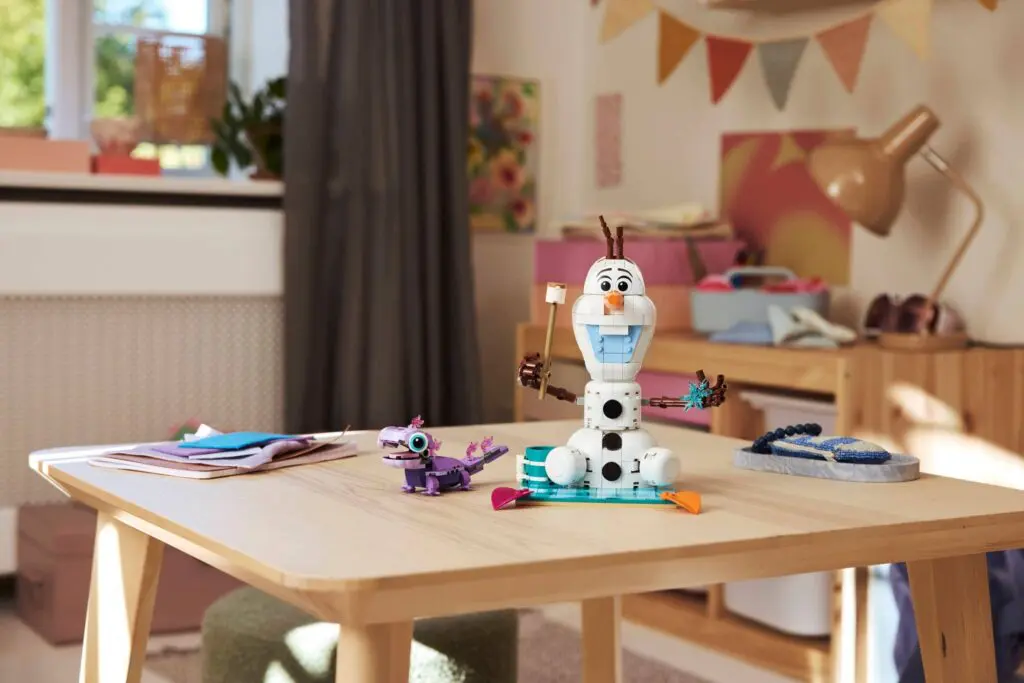 LEGO Disney Olaf and Bruni's Picnic Fun - view 8