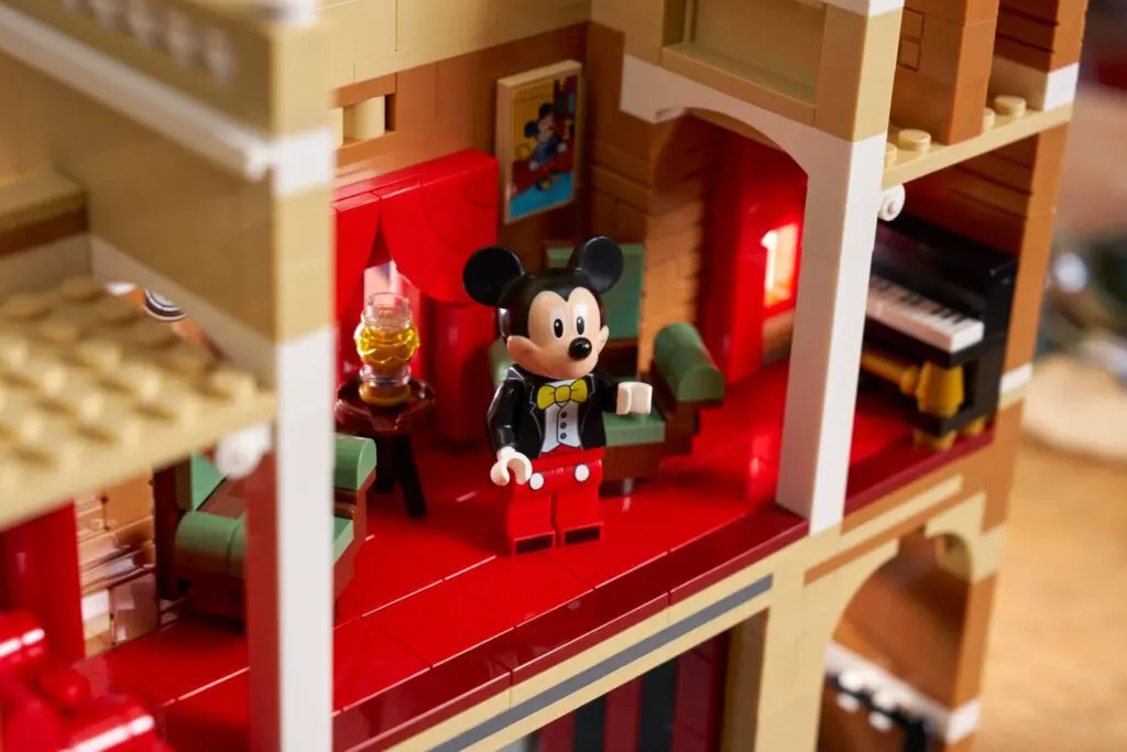 LEGO Disney Main Street, U.S.A. - view 8